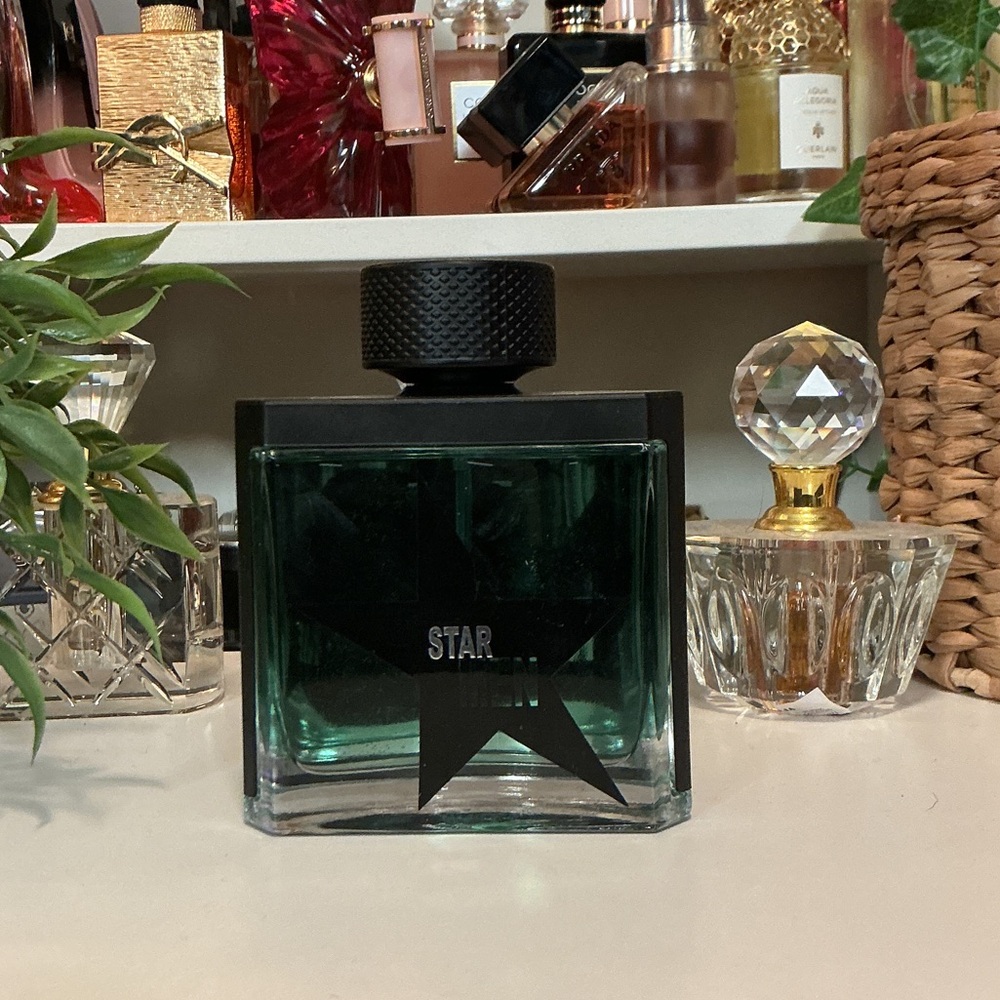 Fragrance World Star Men's Black and Deep Blue Full bottle tester